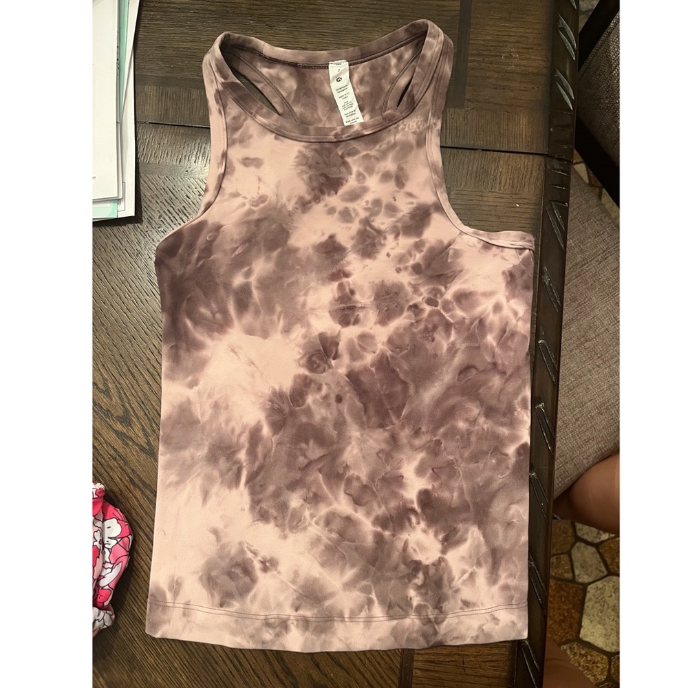 Size 2 lululemon tank